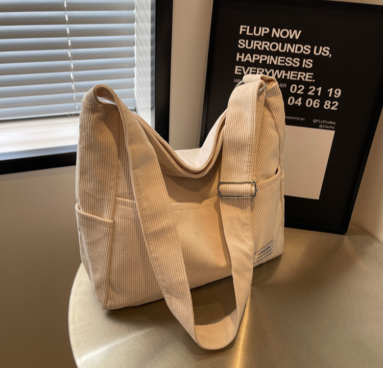 Fashion Canberra I Yana Shoulder Bag