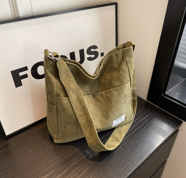 Fashion Canberra I Yana Shoulder Bag