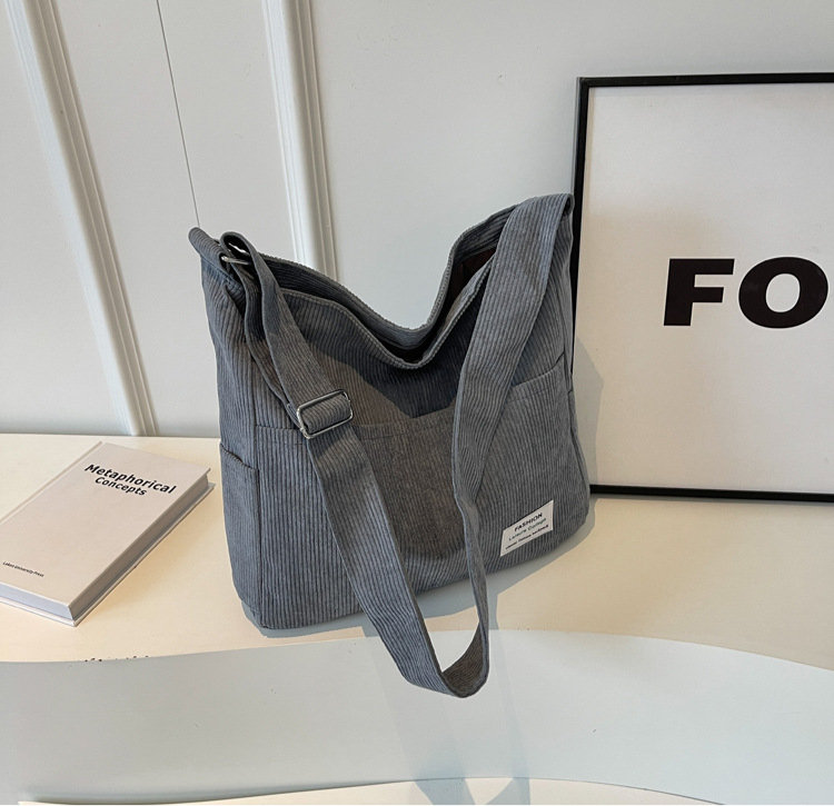 Fashion Canberra I Yana Shoulder Bag